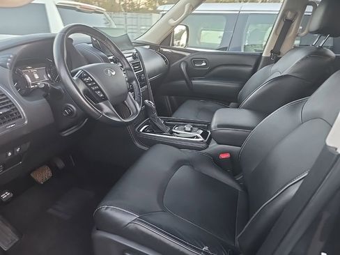 Used 2024 INFINITI QX80 Luxe image 2