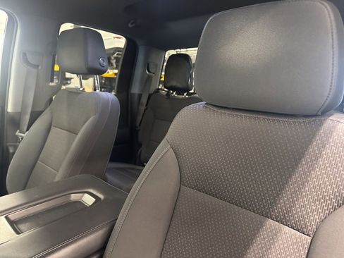 Used 2020 Chevrolet Silverado 1500 Custom w/ Custom Value Package AWD/4WD image 18