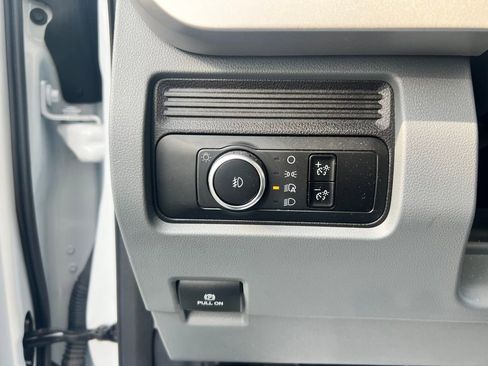 Used 2024 Ford F550 2WD Regular Cab Super Duty image 15