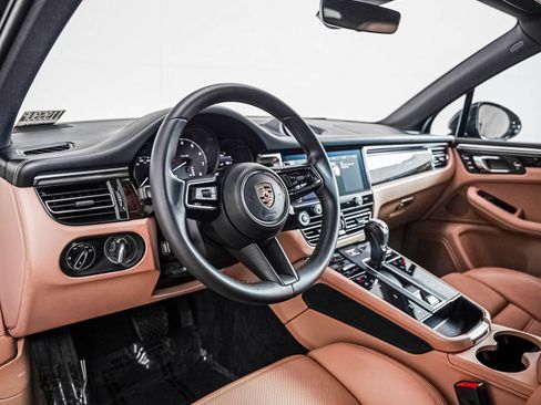 Certified 2023 Porsche Macan S AWD/4WD image 4