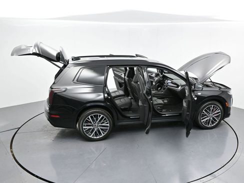 Certified 2025 Cadillac XT6 Sport w/ LPO, Floor Liner Package AWD/4WD image 46
