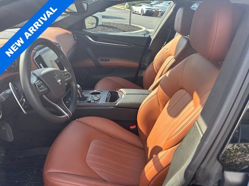 Used 2023 Maserati Ghibli Modena Q4 AWD/4WD image 5