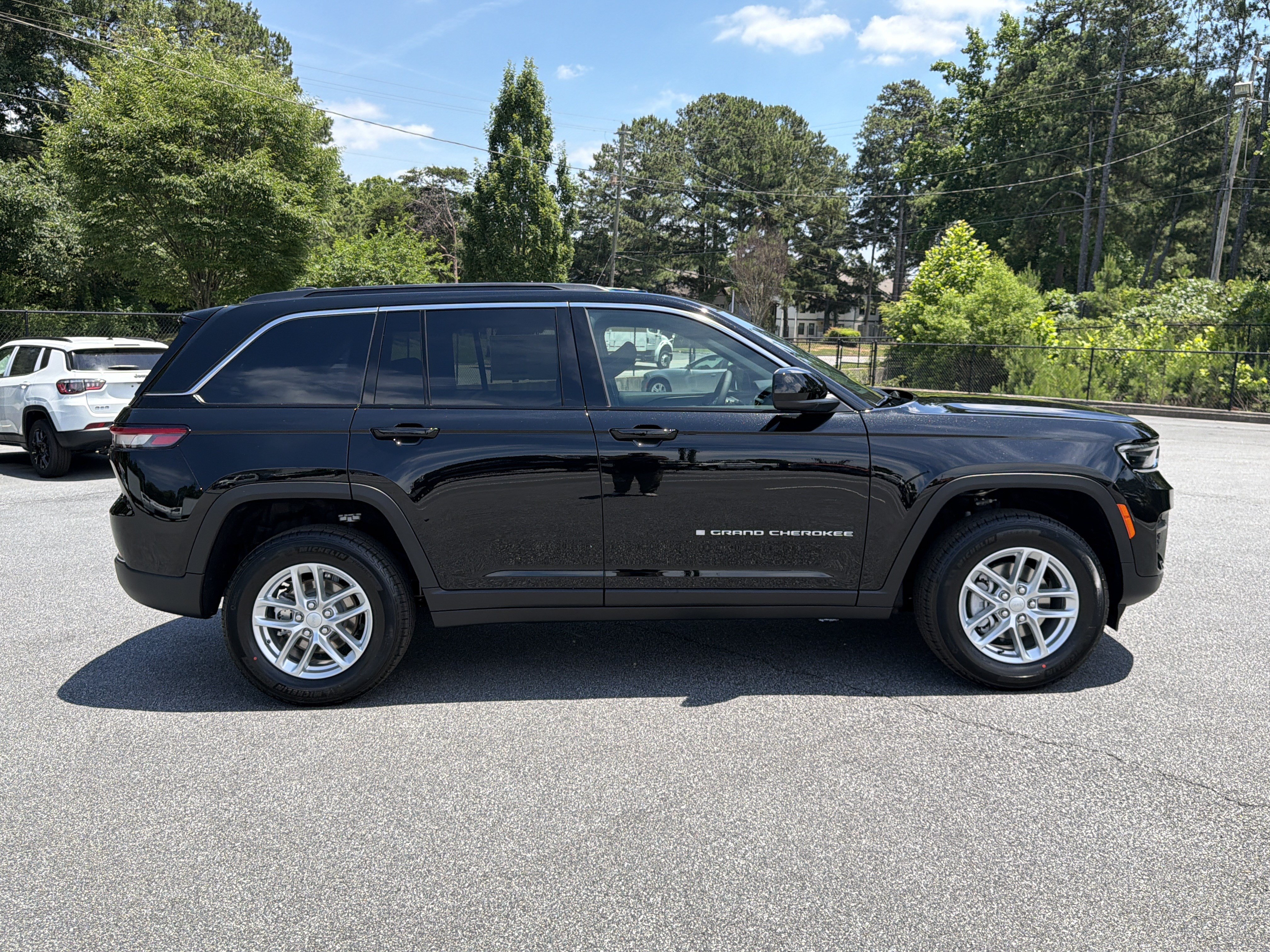 New 2026 Jeep Grand Cherokee Laredo RWD image 9