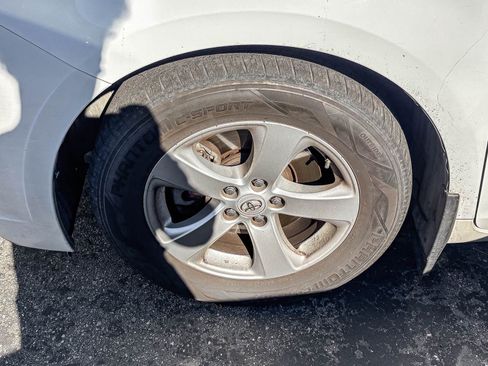 Used 2015 Toyota Sienna LE FWD image 9