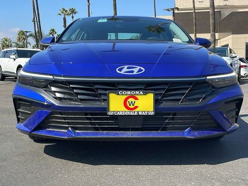 New 2025 Hyundai Elantra Limited image 4