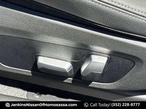 Used 2022 BMW 230i Coupe w/ M Sport Package RWD image 29