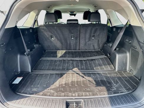 Certified 2025 Kia Sorento S AWD/4WD image 29
