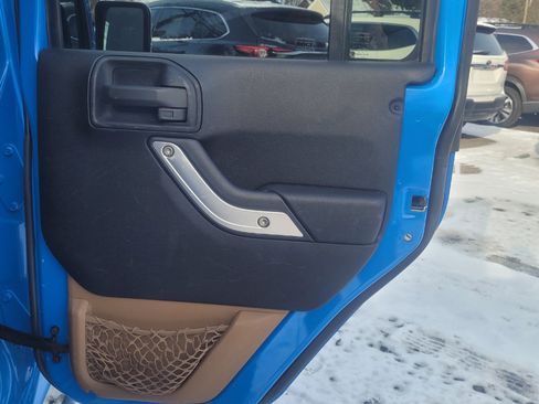 Used 2011 Jeep Wrangler Unlimited Rubicon w/ Dual Top Group image 22