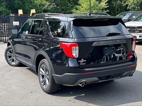 Used 2023 Ford Explorer XLT w/ Equipment Group 202A AWD/4WD image 6