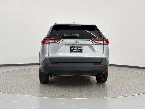 Used 2021 Toyota RAV4 LE FWD image 10