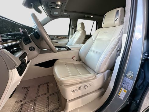 Used 2023 Cadillac Escalade Sport Platinum w/ Heavy-Duty Trailer Package image 22