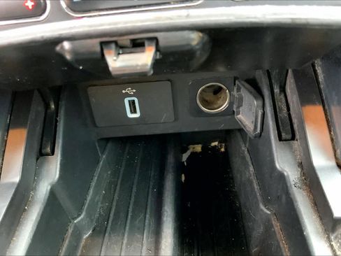 Used 2017 Ford Explorer Limited w/ Equipment Group 301A image 31