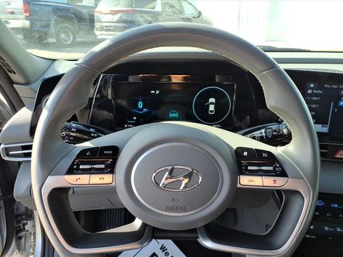 Used 2021 Hyundai Elantra SEL w/ Convenience + Premium Package image 19