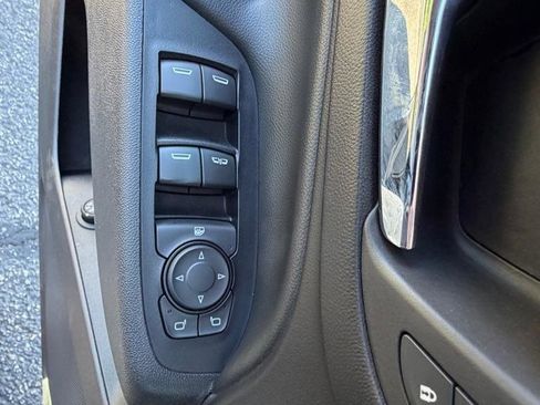 Used 2019 Chevrolet Equinox LT FWD image 21