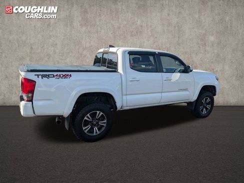 Used 2016 Toyota Tacoma TRD Sport w/ Towing Package AWD/4WD image 8