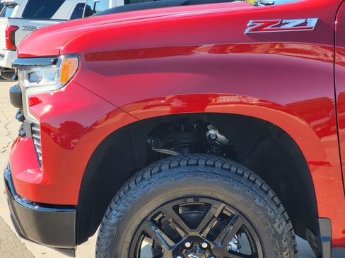 Used 2026 Chevrolet Silverado 1500 LT Trail Boss w/ LT Trail Boss Premium Package AWD/4WD image 7