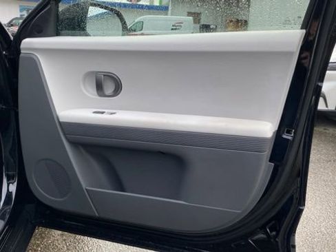 Used 2025 Hyundai Ioniq 5 SE image 21