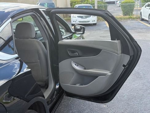 Used 2014 Chevrolet Impala LS w/ LS Convenience Package image 17