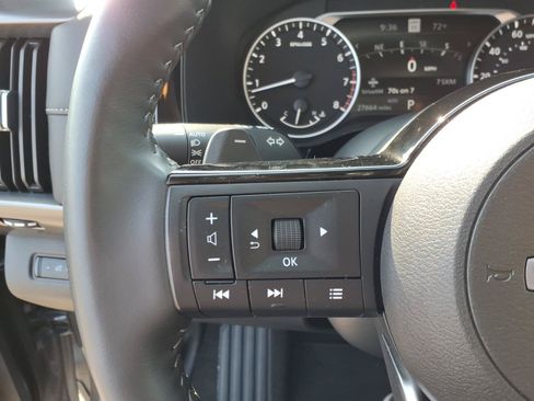Used 2025 Nissan Pathfinder SL AWD/4WD image 20