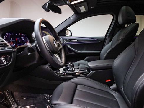 Used 2025 BMW X4 xDrive30i w/ Premium Package image 19