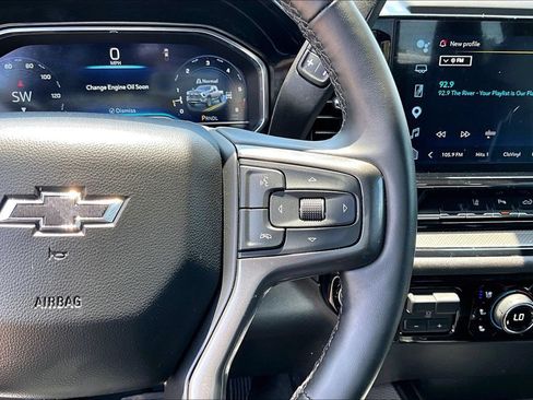 Used 2025 Chevrolet Silverado 2500 ZR2 w/ Technology Package AWD/4WD image 16