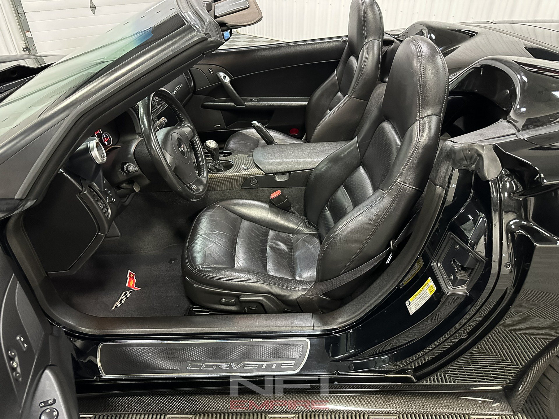Used 2006 Chevrolet Corvette Coupe w/ Preferred Equipment Group RWD image 42