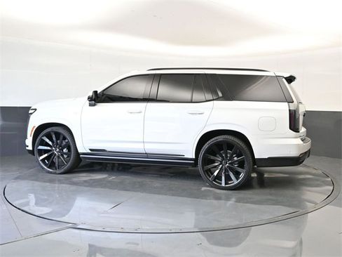 Used 2025 Cadillac Escalade Sport w/ Touring Package image 7