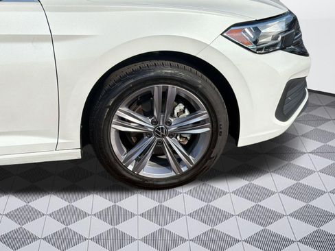 Certified 2022 Volkswagen Jetta SE FWD image 10