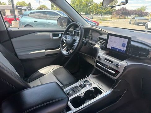 Used 2024 Ford Explorer XLT w/ Equipment Group 202A AWD/4WD image 13