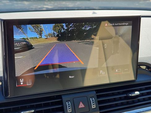 Used 2025 Audi Q5 Prestige w/ Prestige Package image 19