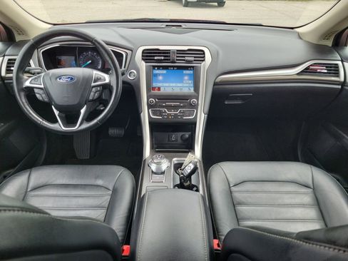 Used 2018 Ford Fusion SE w/ Fusion SE Technology Package FWD image 10