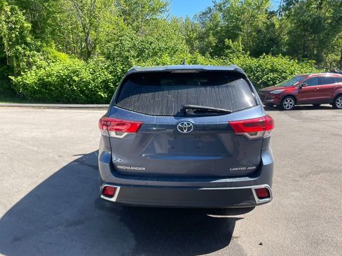 Used 2017 Toyota Highlander Limited AWD/4WD image 6