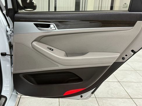 Used 2015 Hyundai Genesis 3.8 image 20