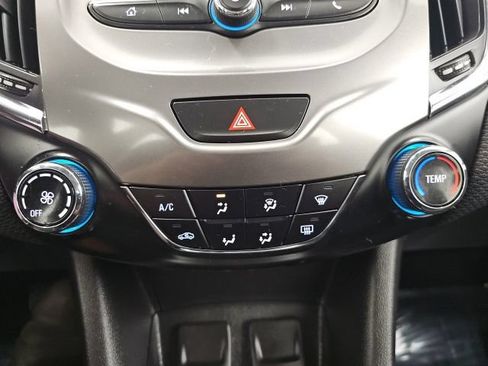 Used 2018 Chevrolet Cruze LT FWD image 23