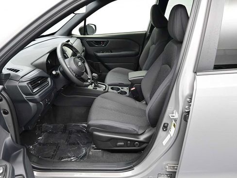 Used 2025 Subaru Forester Premium AWD/4WD image 7