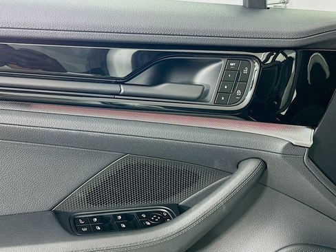 Certified 2025 Porsche Panamera 4S AWD/4WD image 20