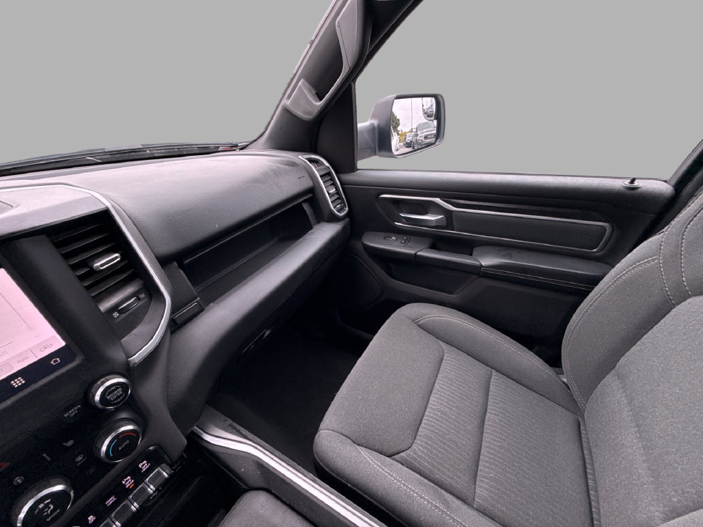 Used 2023 RAM 1500 4x4 Crew Cab image 24