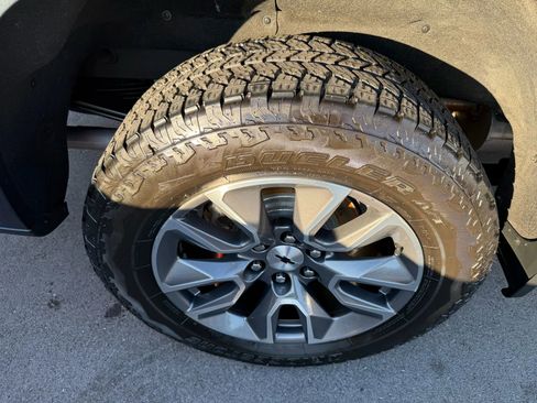 Used 2020 Chevrolet Silverado 1500 RST AWD/4WD image 14