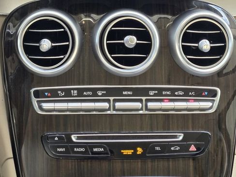 Used 2018 Mercedes-Benz GLC 300 4MATIC image 20