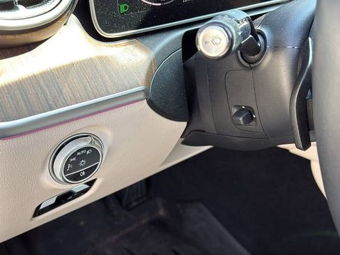 Used 2025 Mercedes-Benz C 300 Sedan image 23