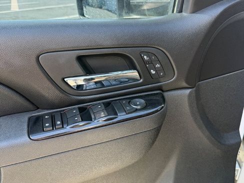 Used 2010 Chevrolet Silverado 2500 LTZ w/ Convenience Package image 8