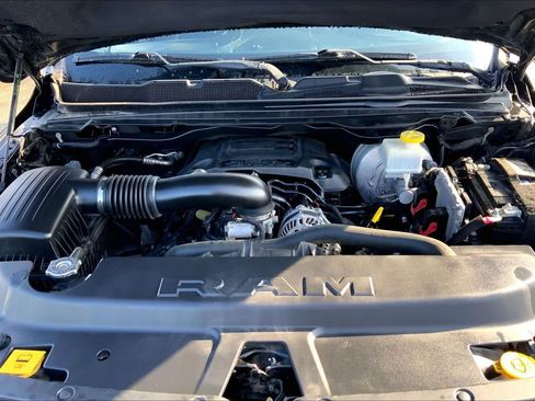 Used 2020 RAM 1500 Limited w/ Black Appearance Package AWD/4WD image 28