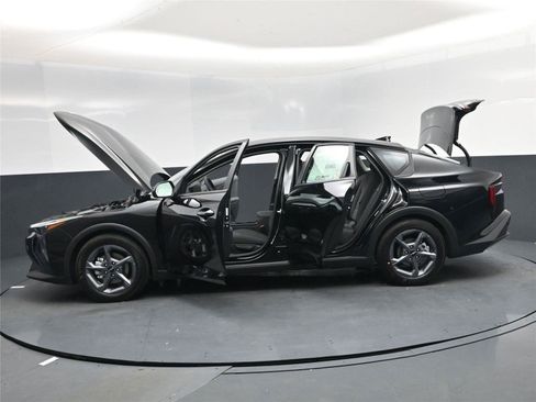 New 2025 Kia K4 LXS image 20