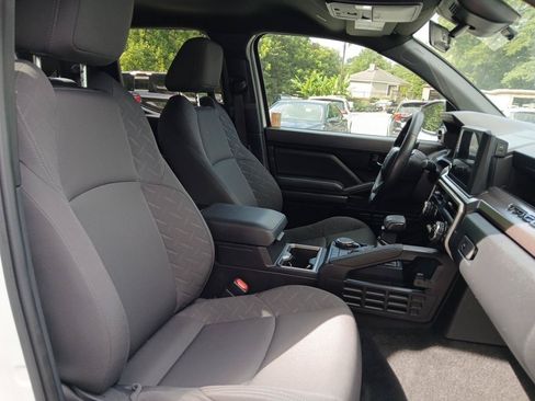 Used 2024 Toyota Tacoma SR5 AWD/4WD image 17