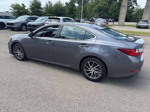 Used 2017 Lexus ES 350 w/ Luxury Package FWD image 8