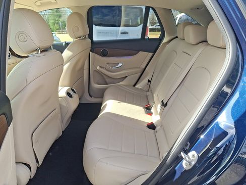 Used 2022 Mercedes-Benz GLC 300 4MATIC SUV image 10