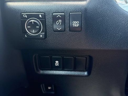 Used 2015 Lexus GX 460 w/ Navigation Package AWD/4WD image 24