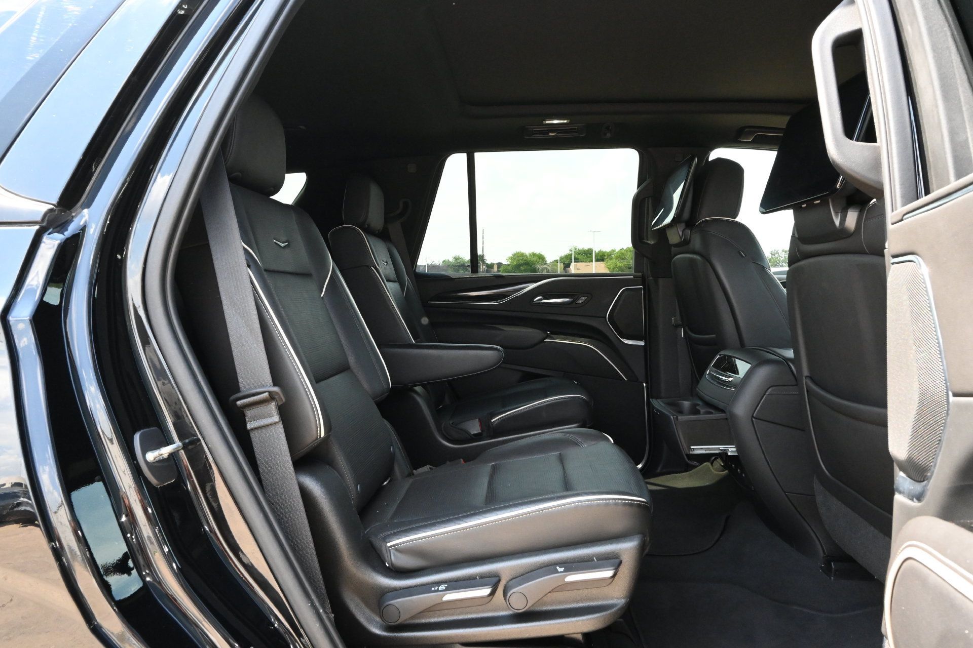 Used 2021 Cadillac Escalade Sport w/ Driver Assist Tech Package RWD image 24