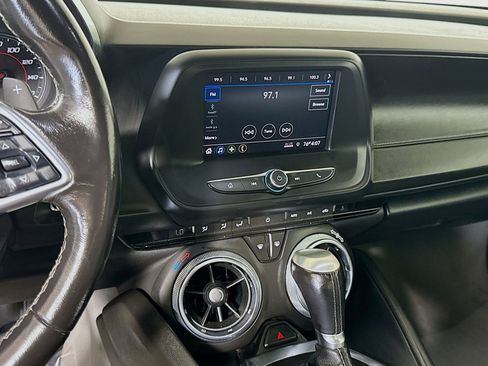 Used 2020 Chevrolet Camaro LT image 18