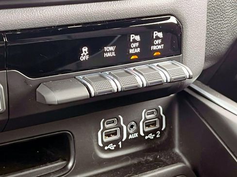 Certified 2023 RAM 1500 Big Horn image 28